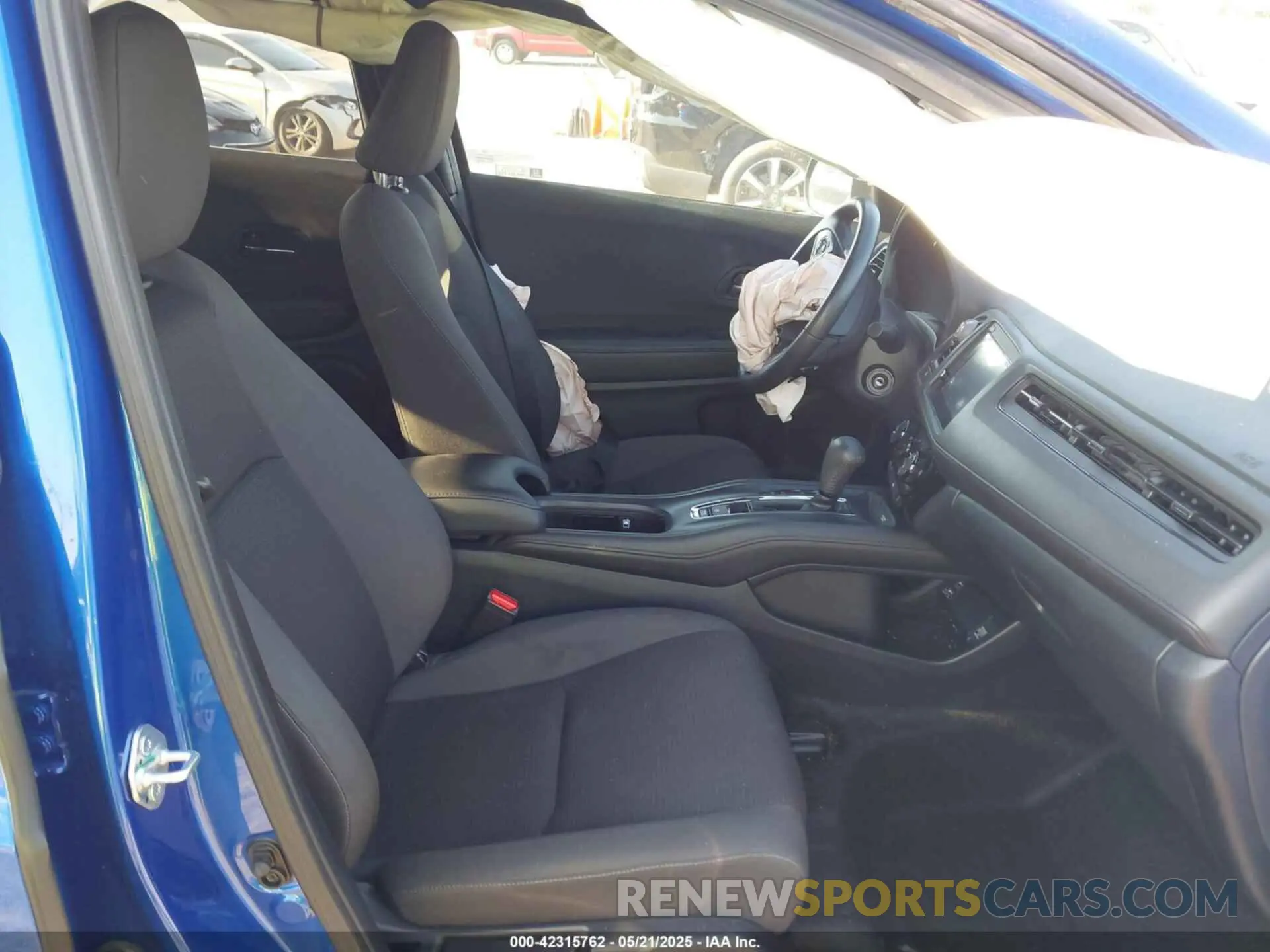 5 Photograph of a damaged car 3CZRU5H18NM731330 HONDA HR-V 2022