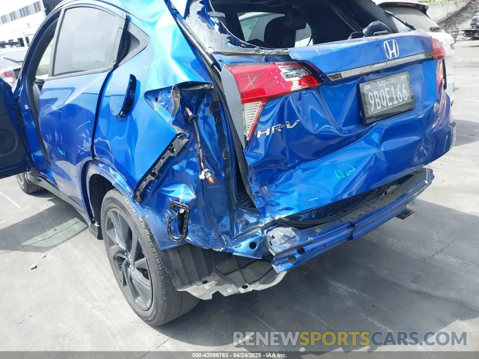 6 Photograph of a damaged car 3CZRU5H18NM745311 HONDA HR-V 2022