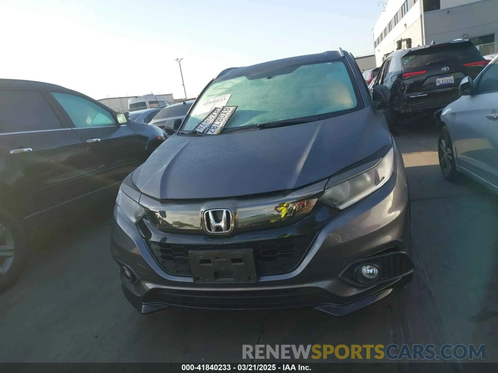 12 Photograph of a damaged car 3CZRU5H19NM701611 HONDA HR-V 2022