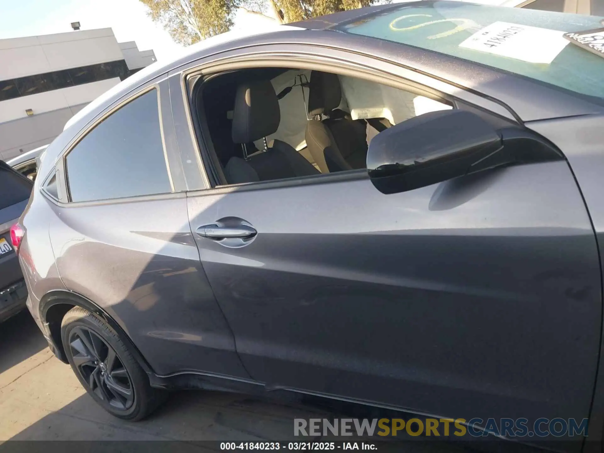 13 Photograph of a damaged car 3CZRU5H19NM701611 HONDA HR-V 2022