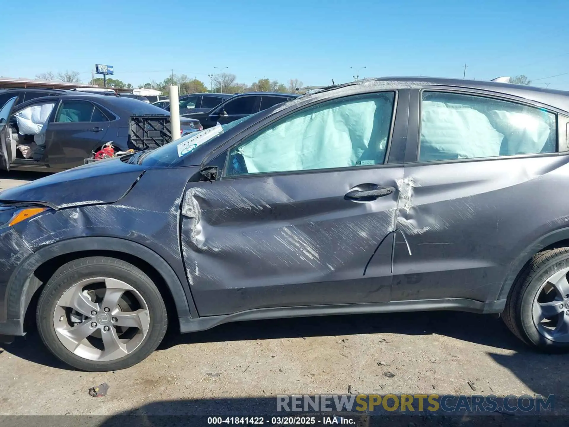 13 Photograph of a damaged car 3CZRU5H30NM712756 HONDA HR-V 2022