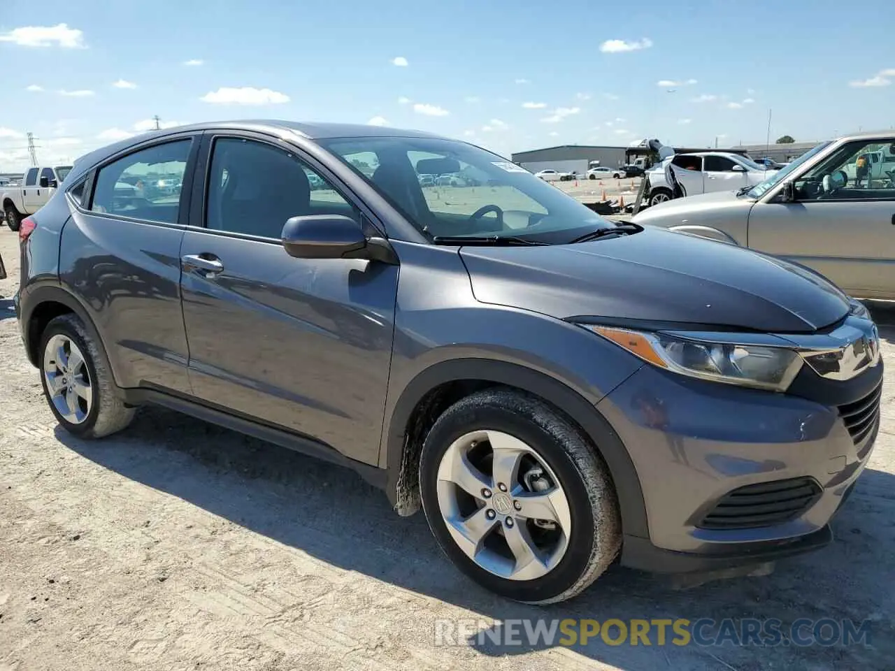 4 Photograph of a damaged car 3CZRU5H30NM724759 HONDA HR-V 2022