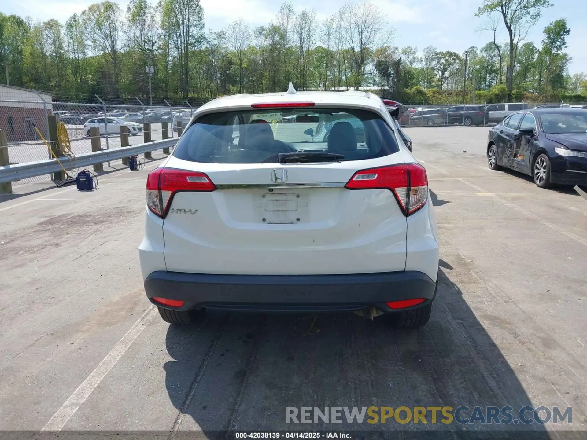 15 Photograph of a damaged car 3CZRU5H30NM724969 HONDA HR-V 2022