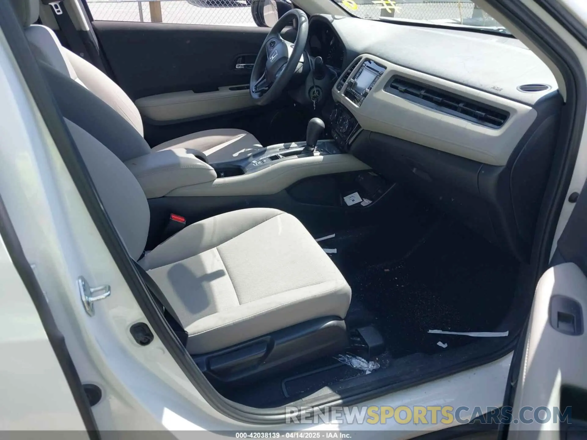 5 Photograph of a damaged car 3CZRU5H30NM724969 HONDA HR-V 2022