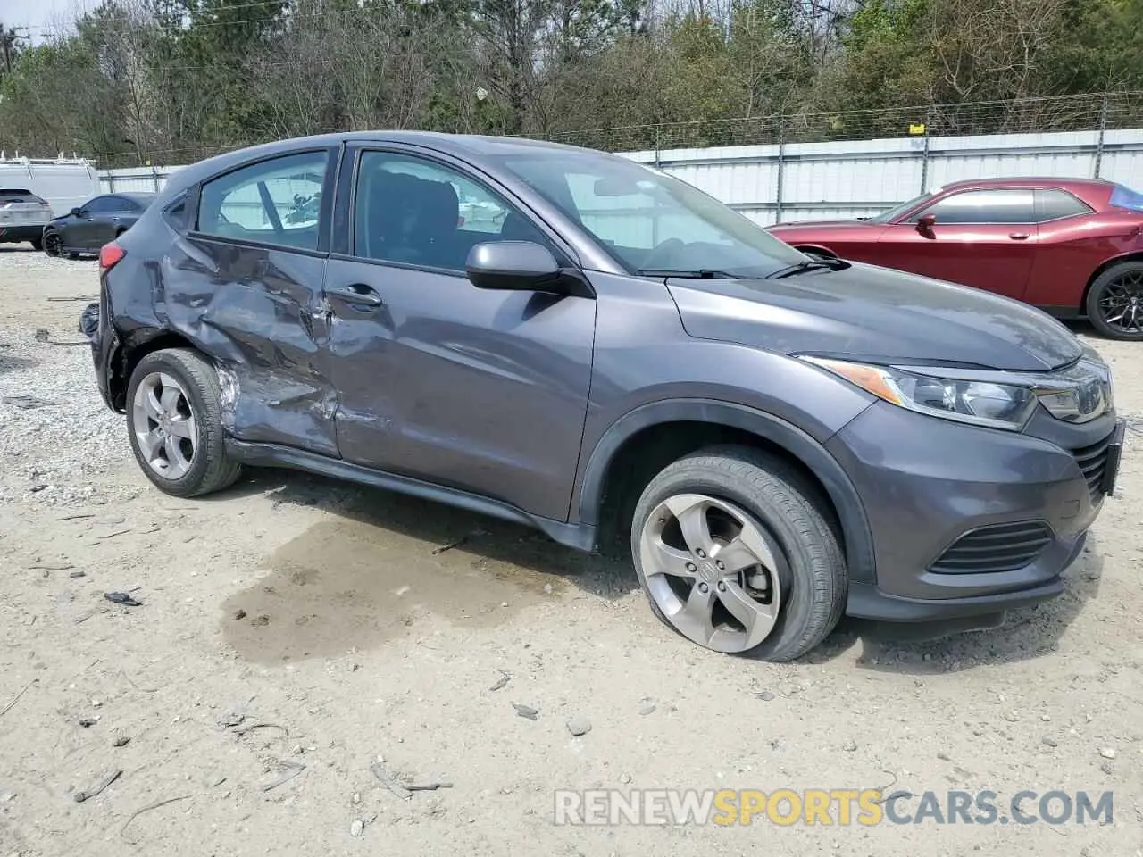 4 Photograph of a damaged car 3CZRU5H31NM702821 HONDA HR-V 2022