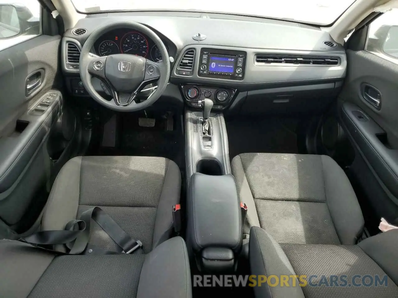 8 Photograph of a damaged car 3CZRU5H31NM702821 HONDA HR-V 2022