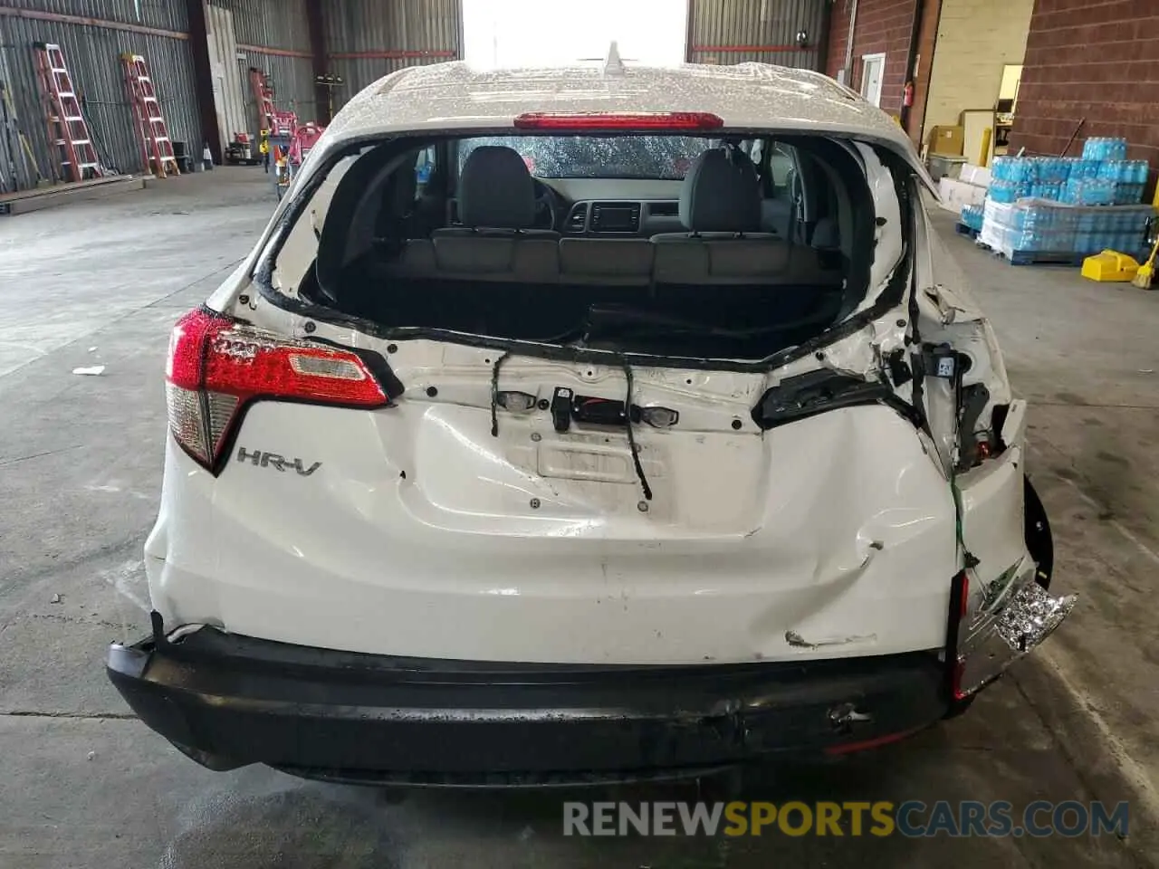 6 Photograph of a damaged car 3CZRU5H31NM720834 HONDA HR-V 2022