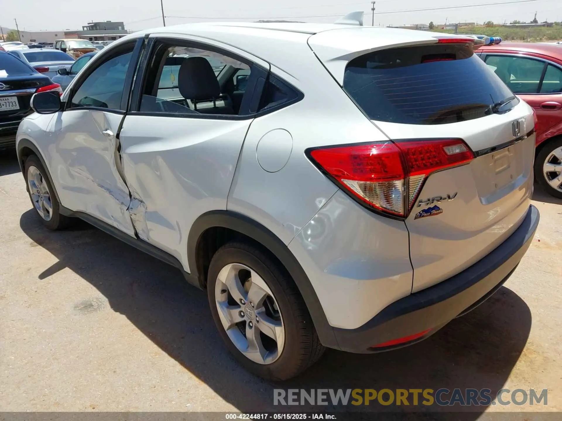 3 Photograph of a damaged car 3CZRU5H32NM714718 HONDA HR-V 2022