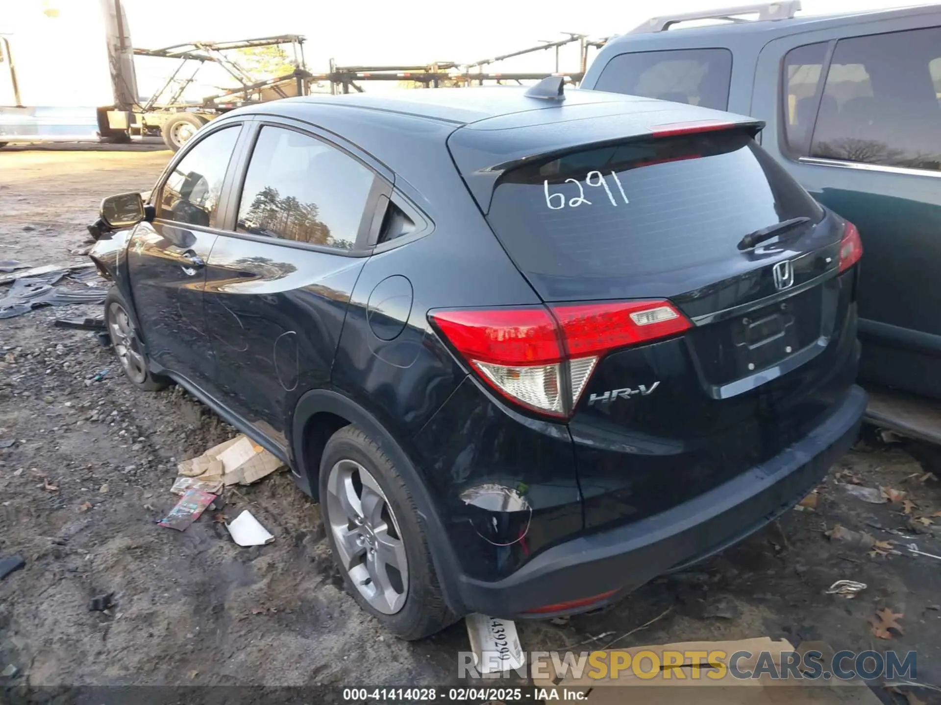 3 Photograph of a damaged car 3CZRU5H32NM716291 HONDA HR-V 2022