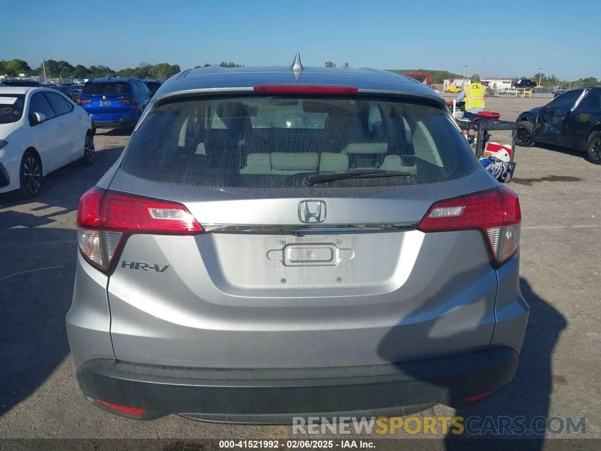 16 Photograph of a damaged car 3CZRU5H33NM709544 HONDA HR-V 2022