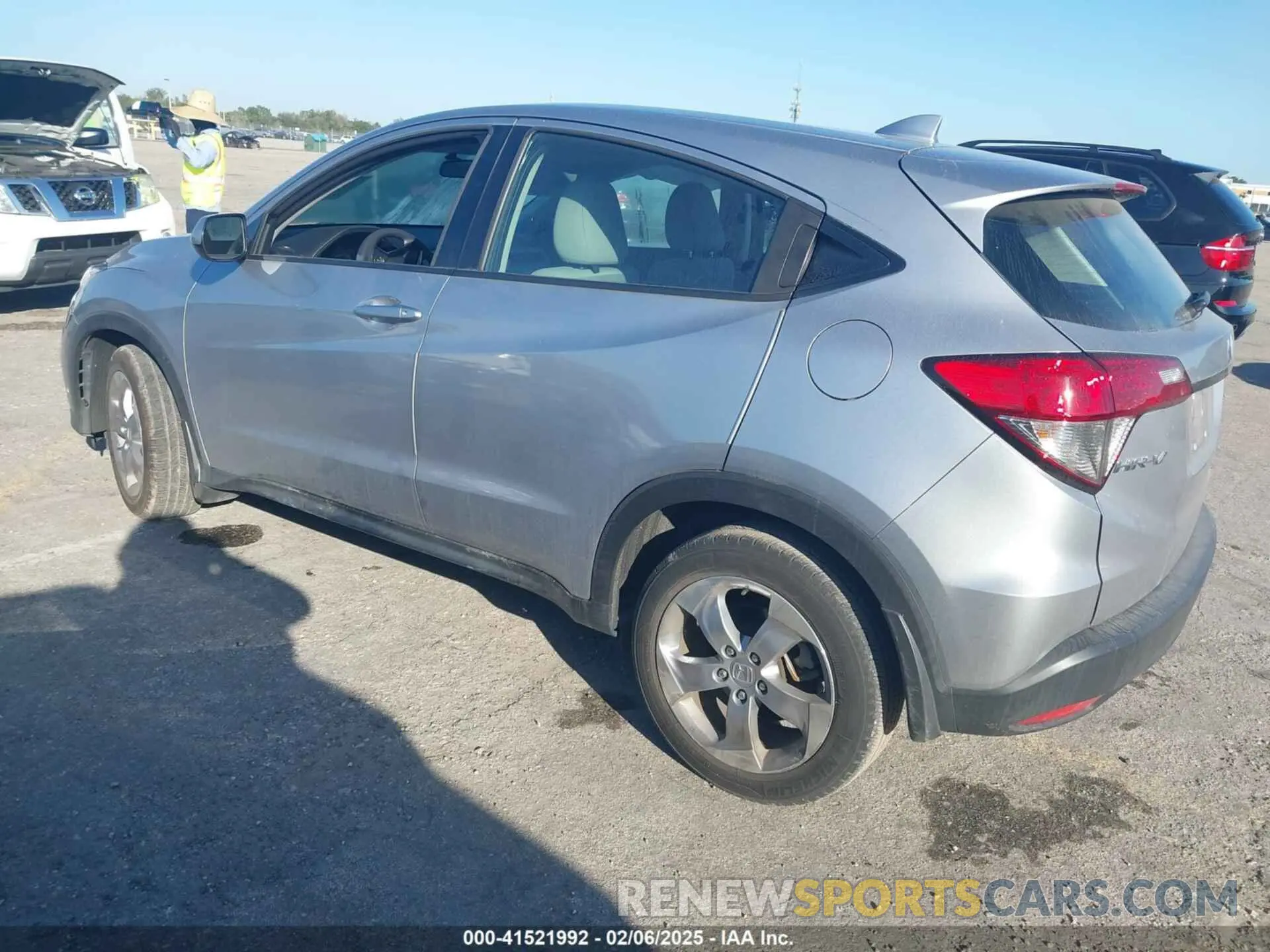 3 Photograph of a damaged car 3CZRU5H33NM709544 HONDA HR-V 2022