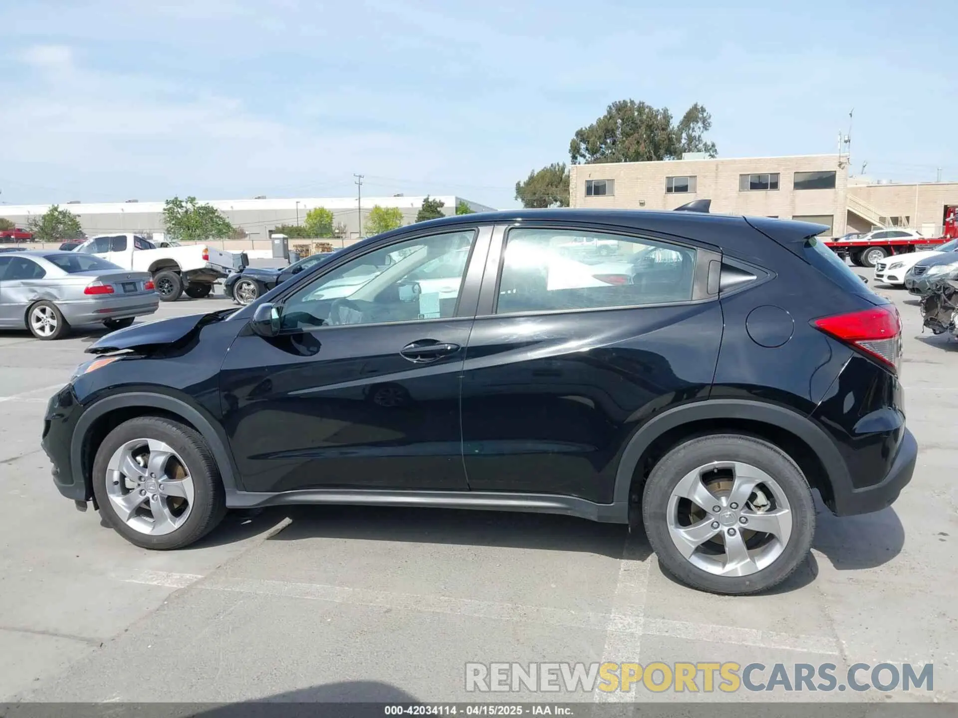 15 Photograph of a damaged car 3CZRU5H33NM737697 HONDA HR-V 2022