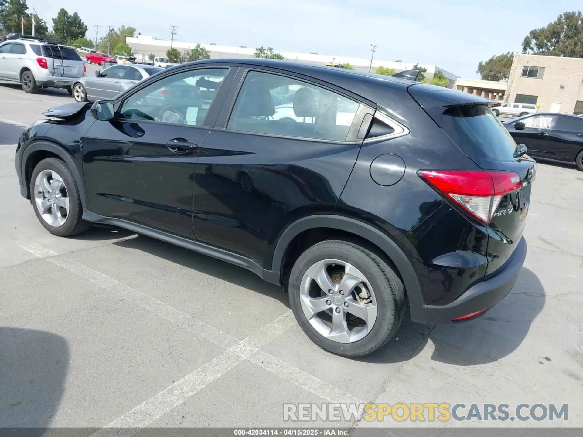 3 Photograph of a damaged car 3CZRU5H33NM737697 HONDA HR-V 2022