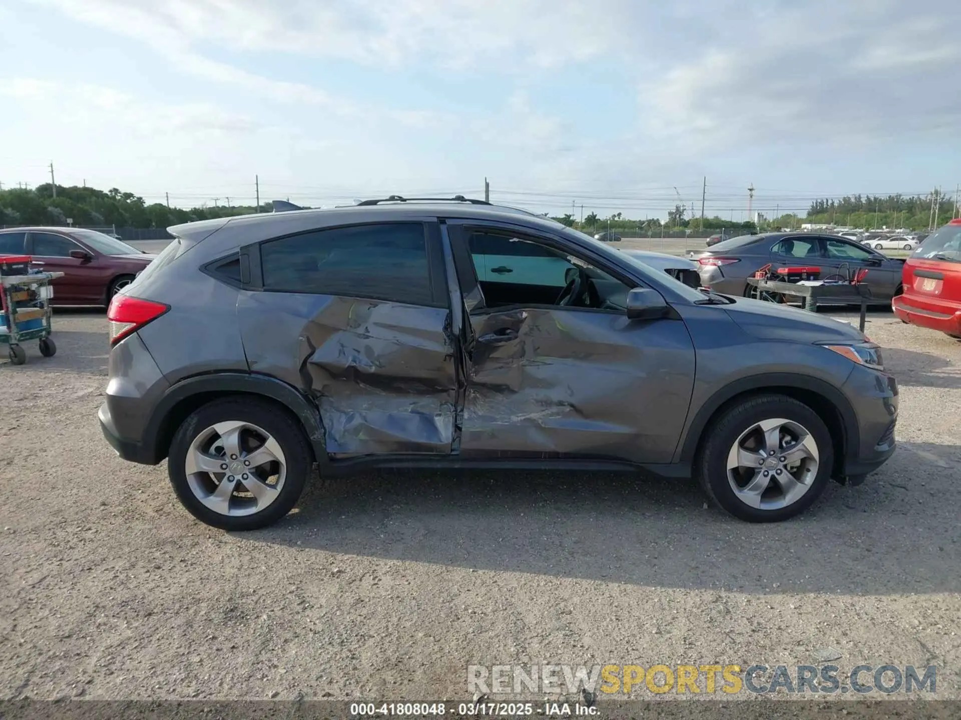 13 Photograph of a damaged car 3CZRU5H34NM708242 HONDA HR-V 2022
