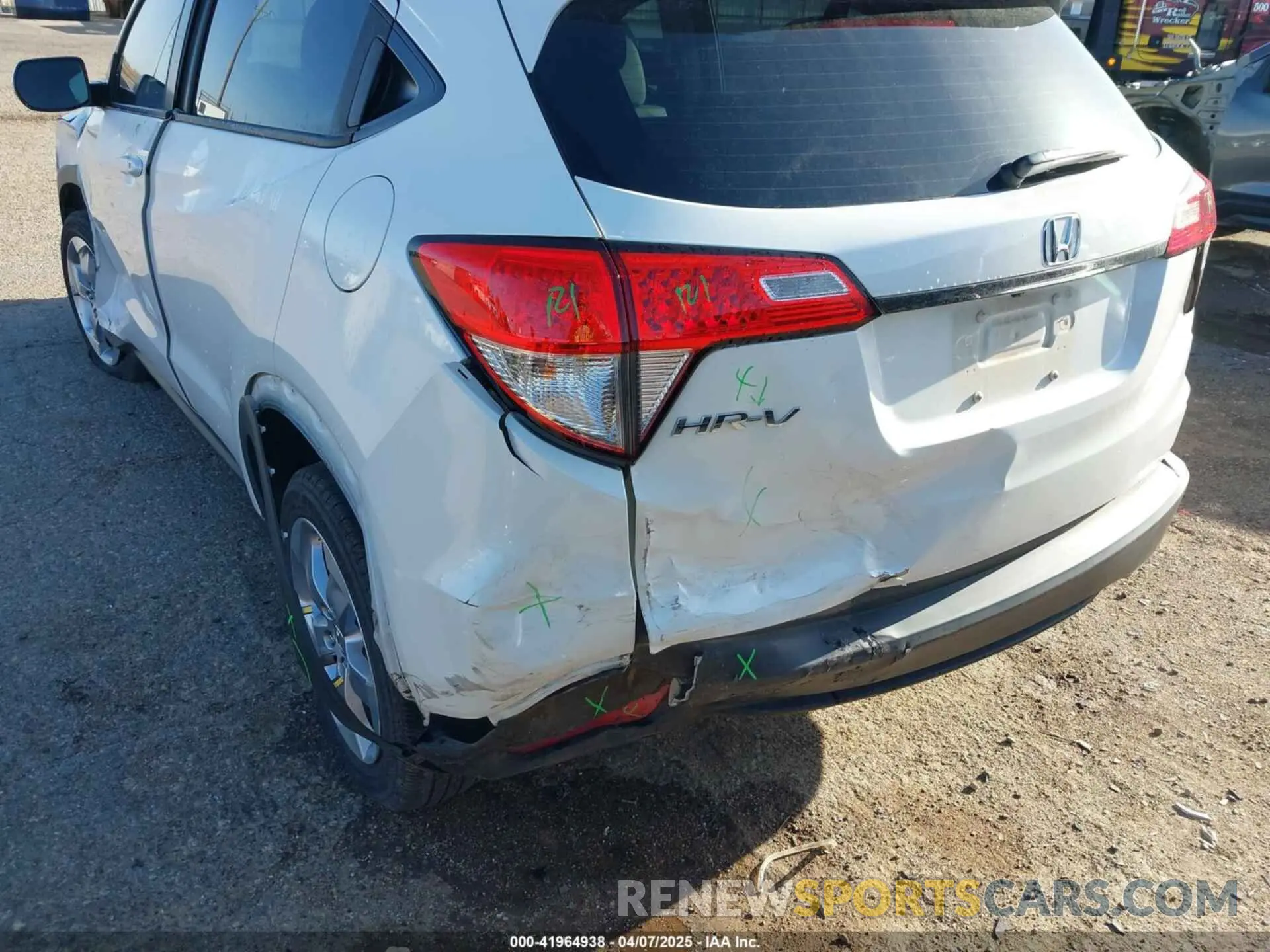 17 Photograph of a damaged car 3CZRU5H34NM708919 HONDA HR-V 2022