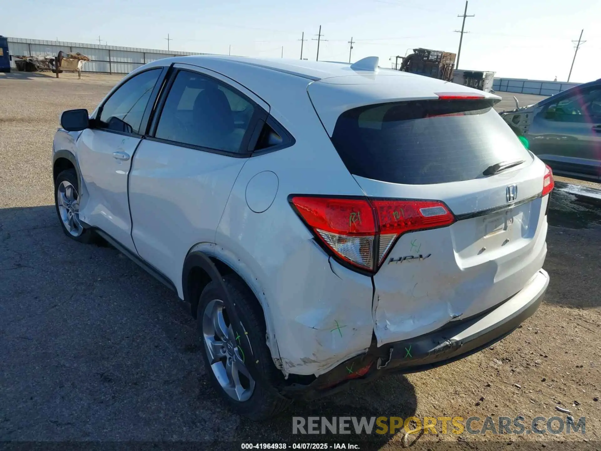 3 Photograph of a damaged car 3CZRU5H34NM708919 HONDA HR-V 2022