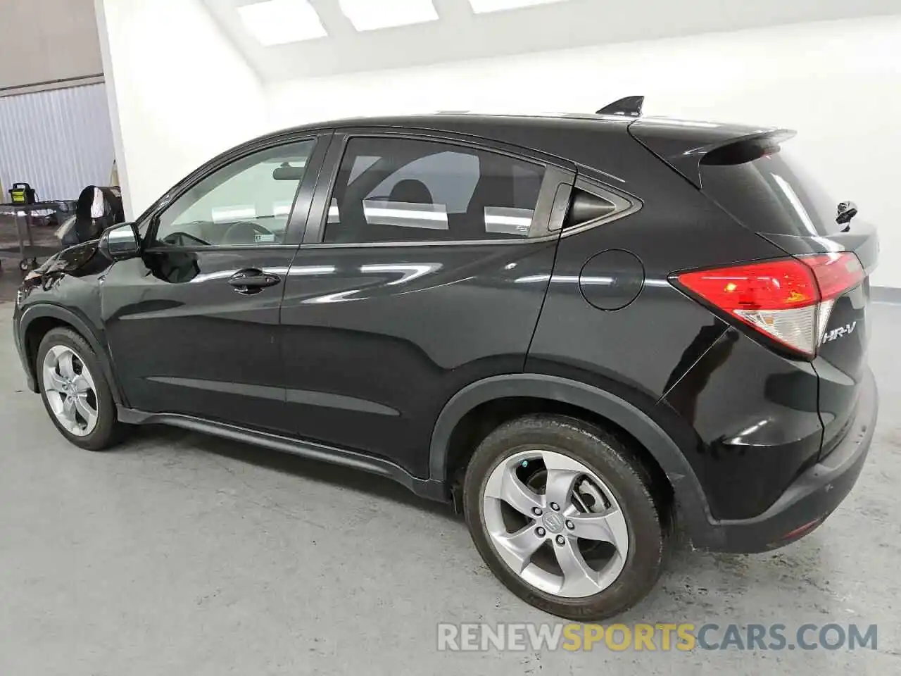 2 Photograph of a damaged car 3CZRU5H36NM707996 HONDA HR-V 2022