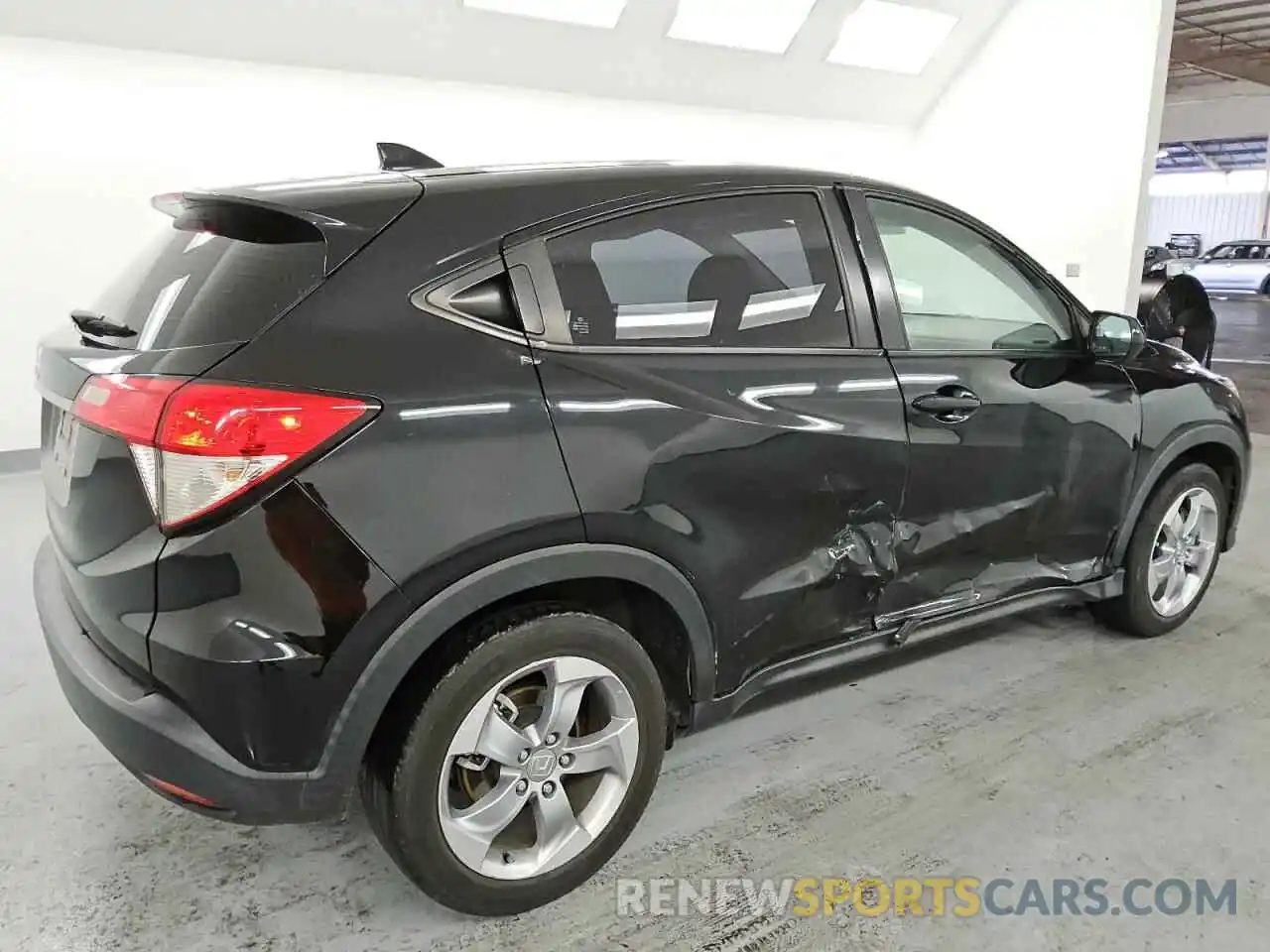 3 Photograph of a damaged car 3CZRU5H36NM707996 HONDA HR-V 2022