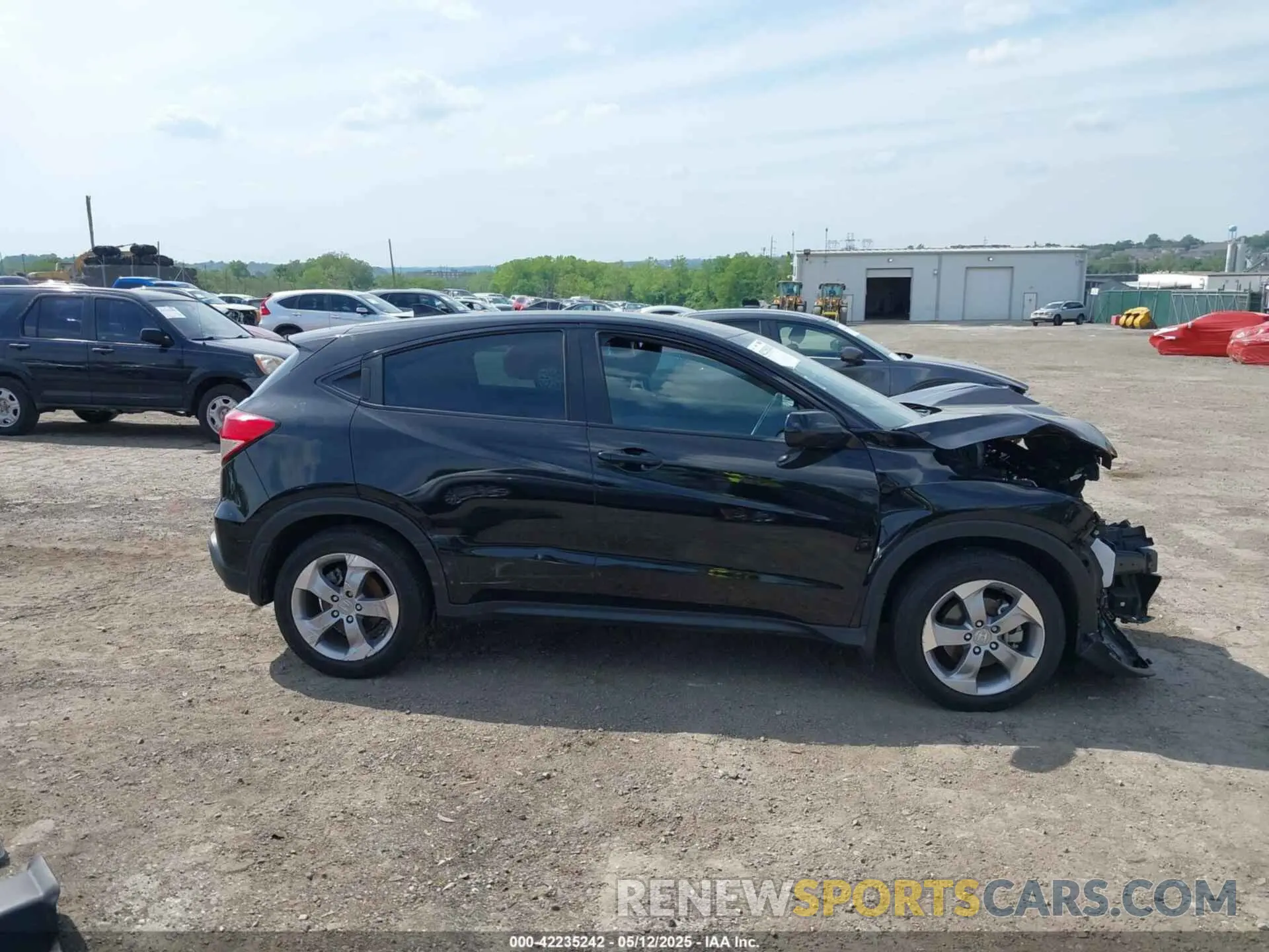 14 Photograph of a damaged car 3CZRU5H36NM743817 HONDA HR-V 2022