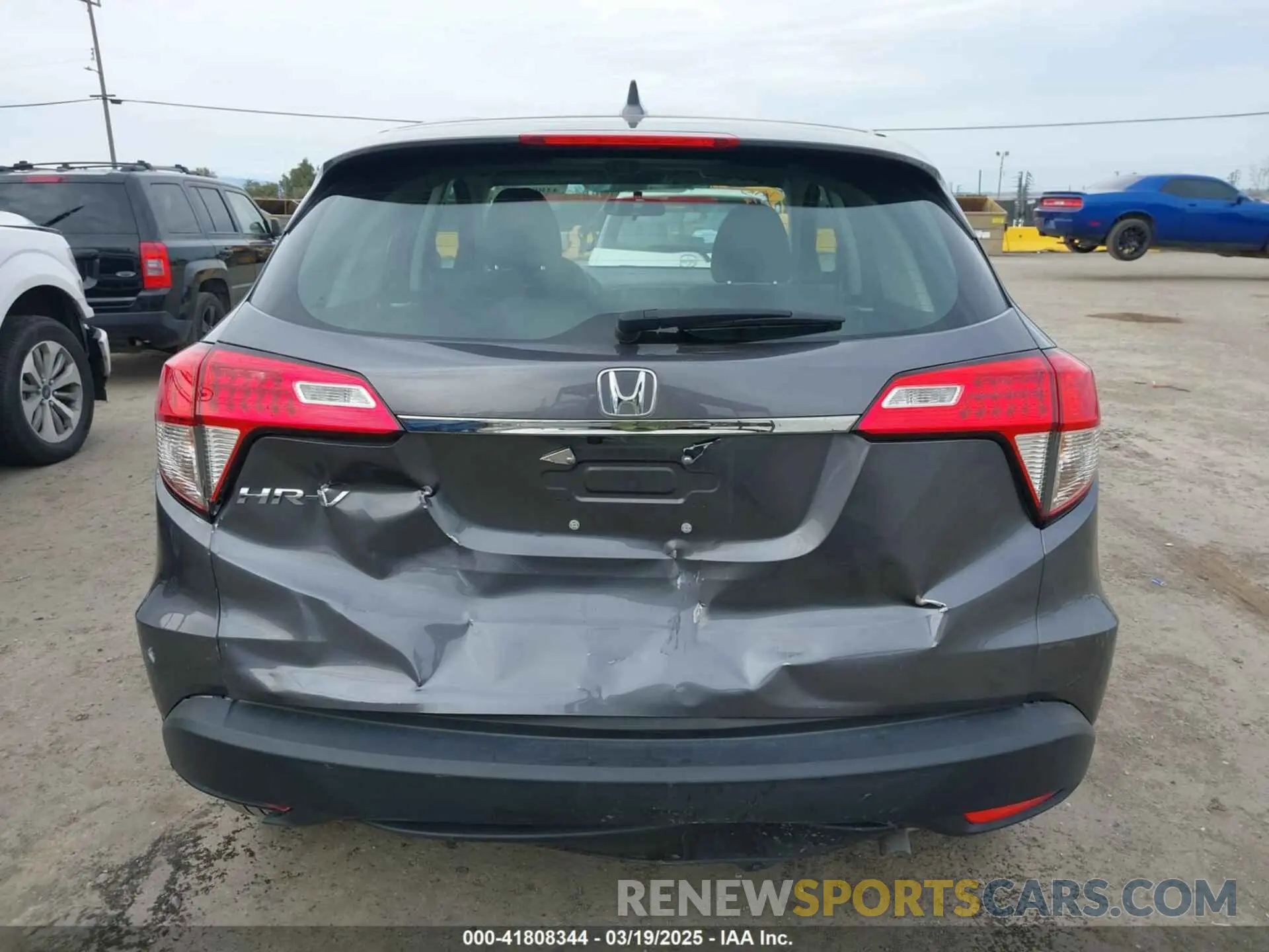 16 Photograph of a damaged car 3CZRU5H36NM744031 HONDA HR-V 2022