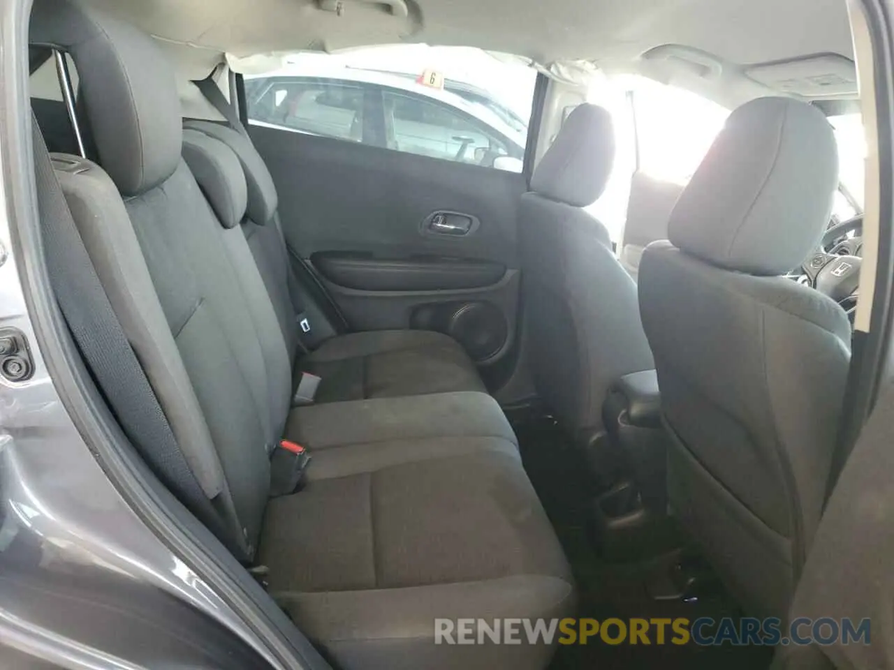11 Photograph of a damaged car 3CZRU5H36NM745213 HONDA HR-V 2022