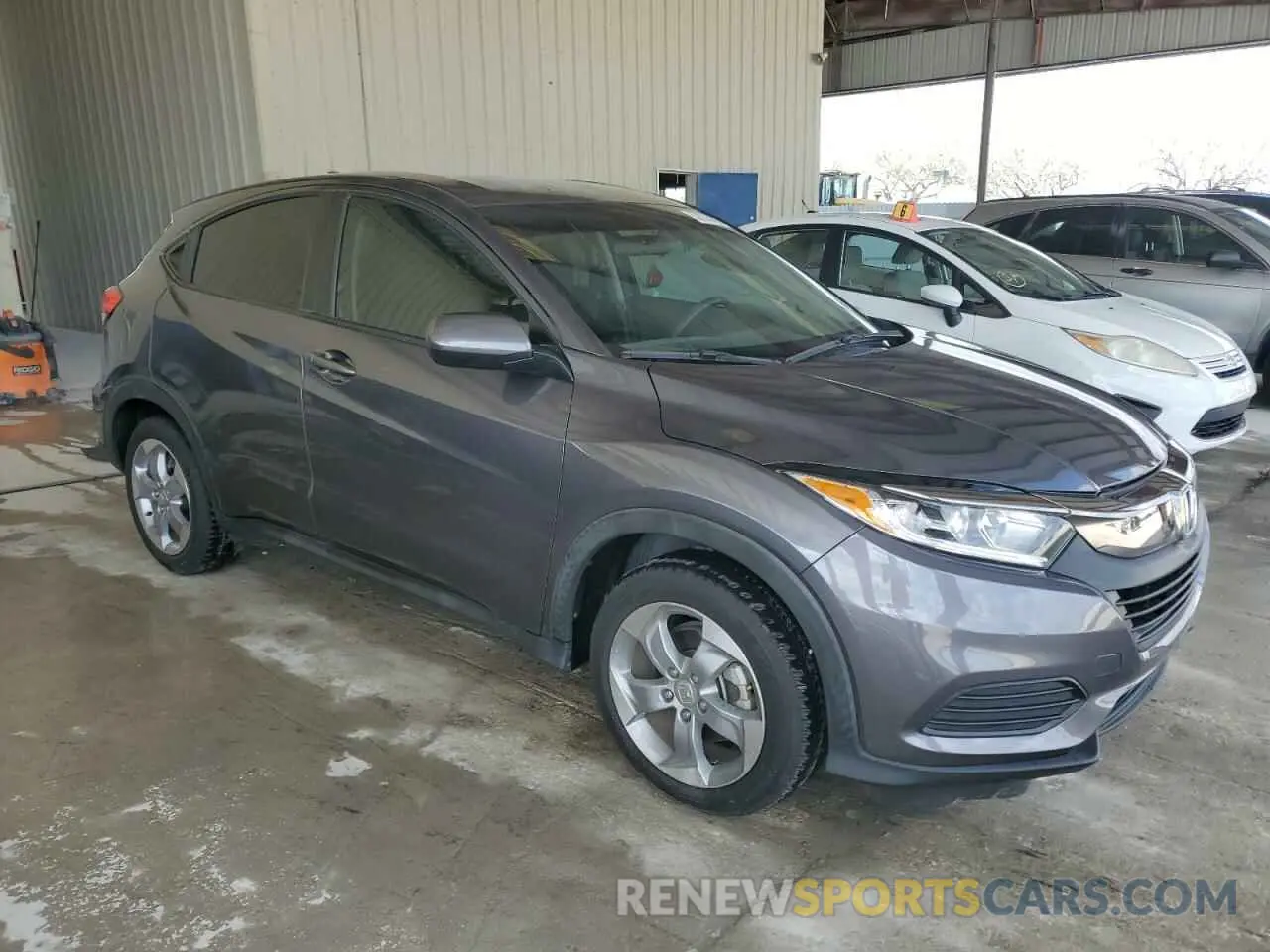 4 Photograph of a damaged car 3CZRU5H36NM745213 HONDA HR-V 2022