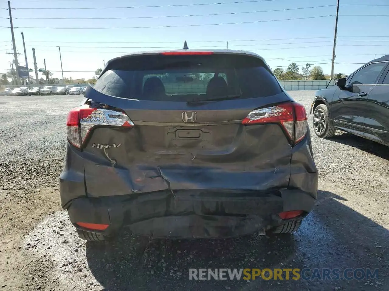 6 Photograph of a damaged car 3CZRU5H37NM702306 HONDA HR-V 2022