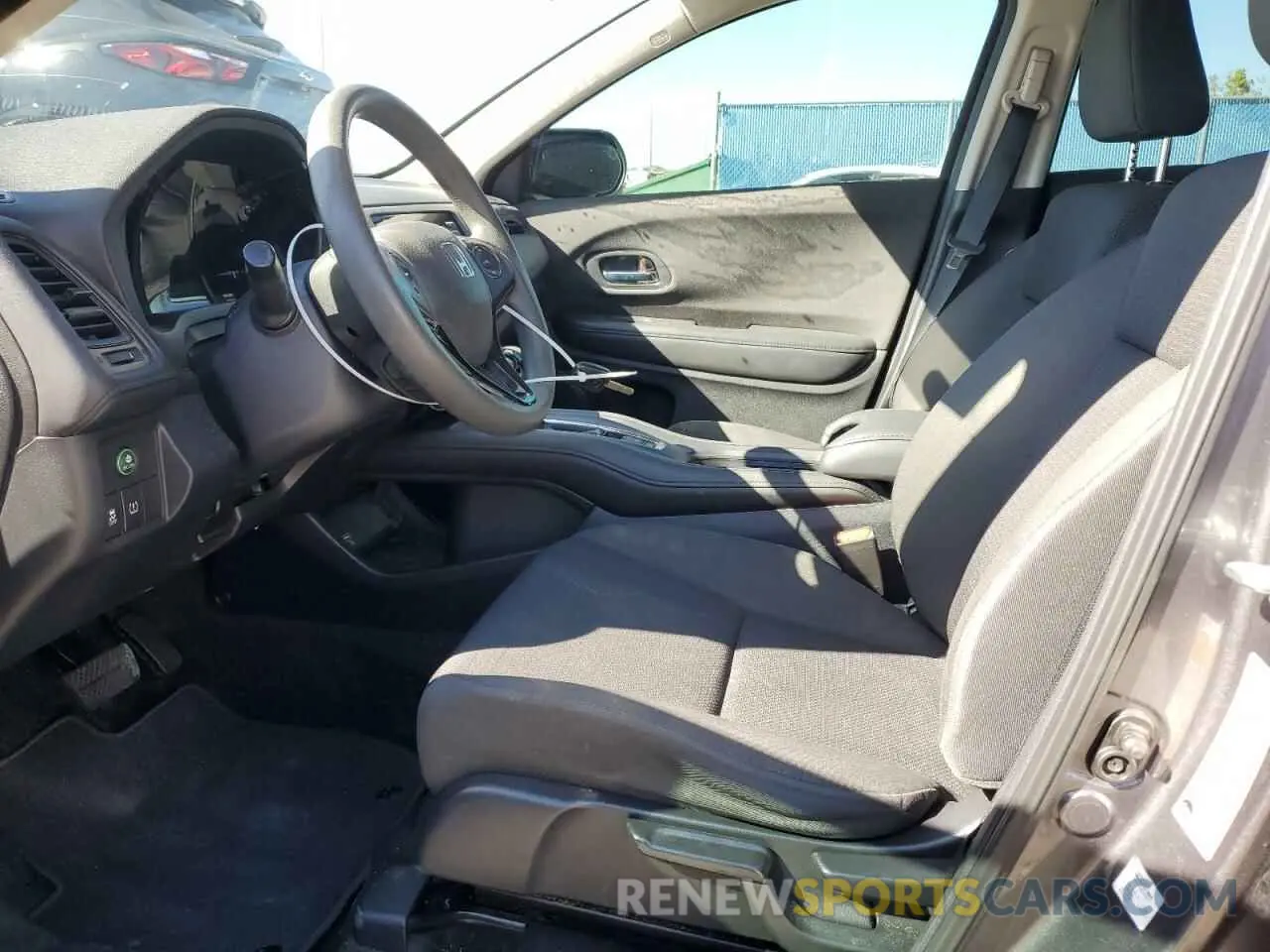 7 Photograph of a damaged car 3CZRU5H37NM702306 HONDA HR-V 2022