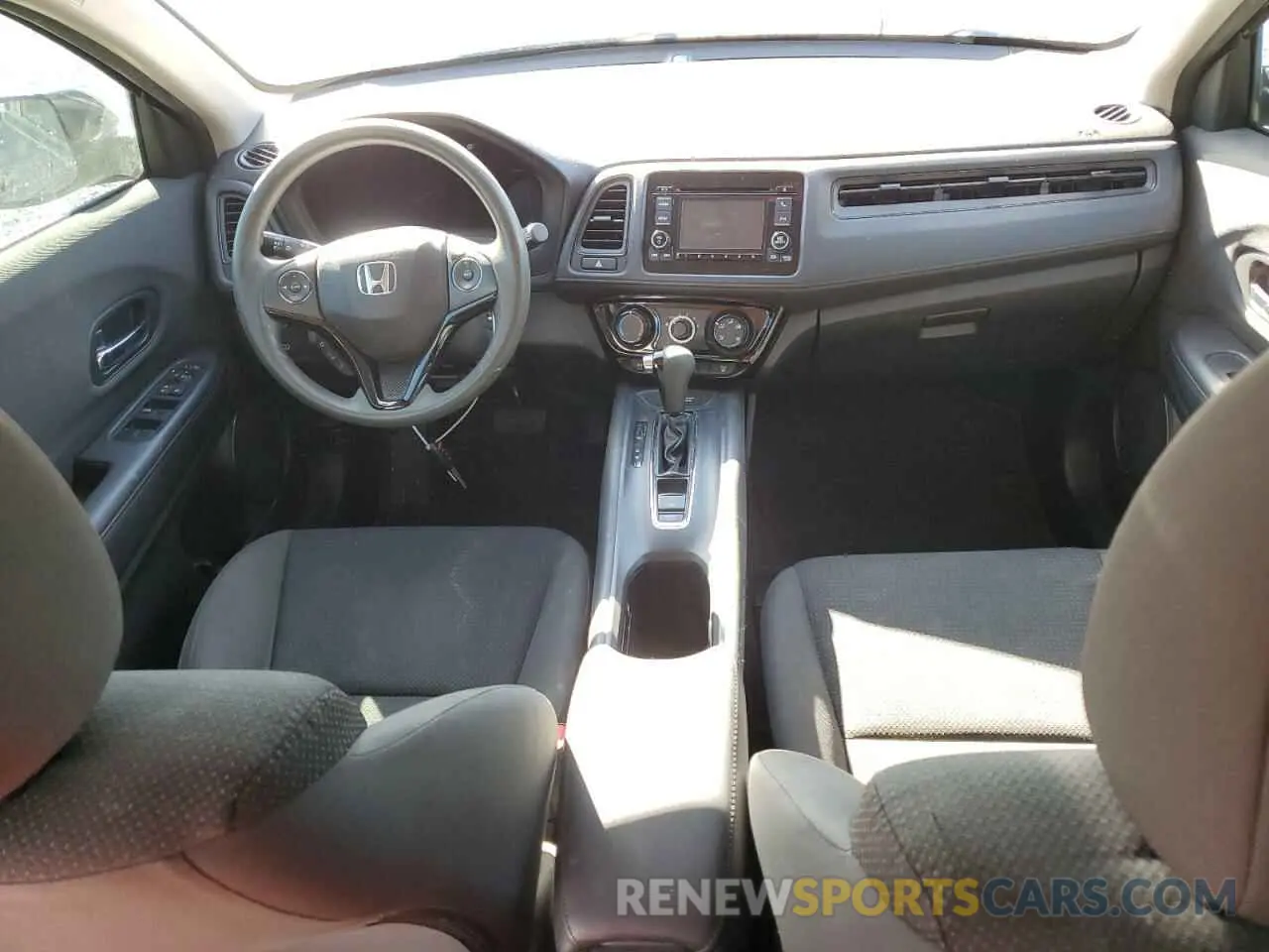 8 Photograph of a damaged car 3CZRU5H37NM702306 HONDA HR-V 2022