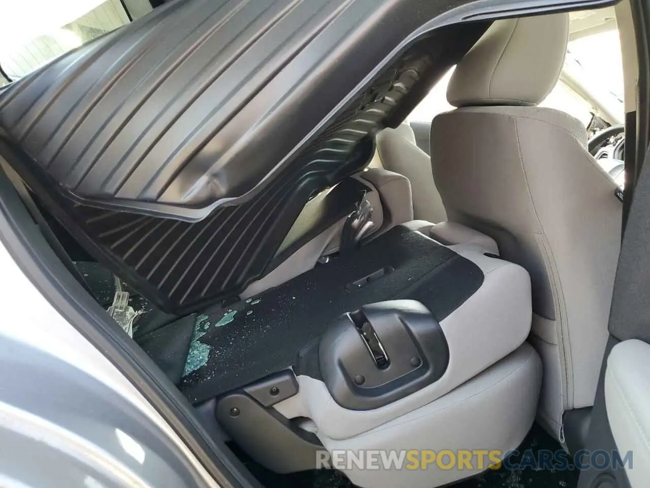 11 Photograph of a damaged car 3CZRU5H37NM706923 HONDA HR-V 2022