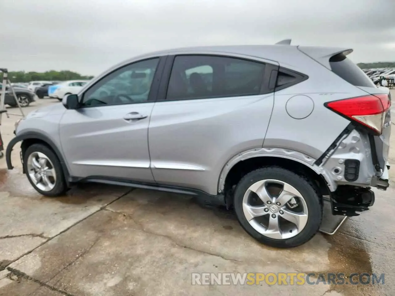 2 Photograph of a damaged car 3CZRU5H38NM723522 HONDA HR-V 2022