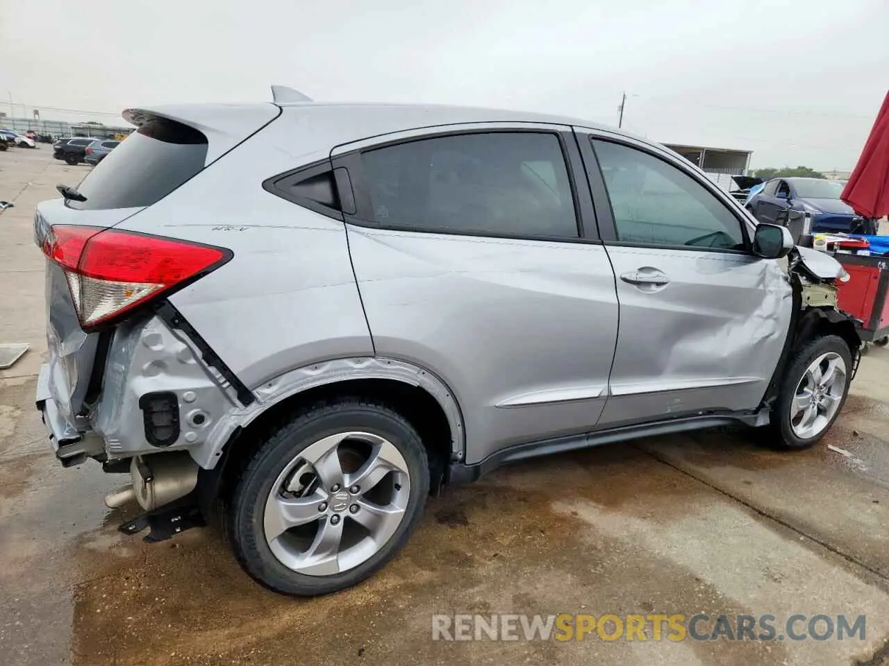3 Photograph of a damaged car 3CZRU5H38NM723522 HONDA HR-V 2022