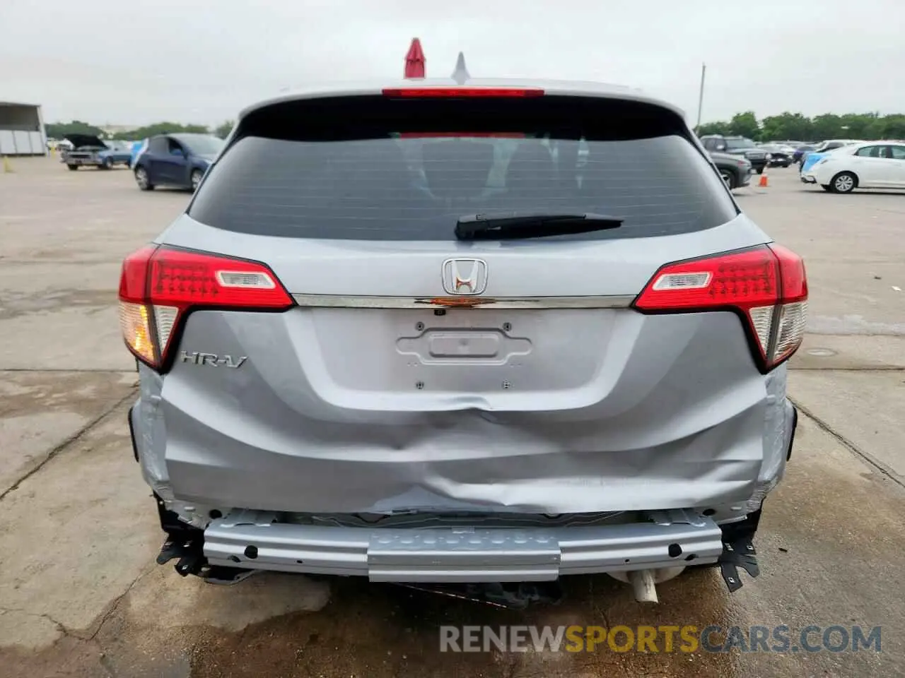 6 Photograph of a damaged car 3CZRU5H38NM723522 HONDA HR-V 2022