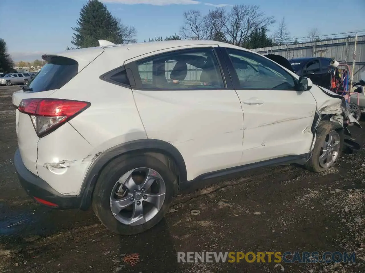 3 Photograph of a damaged car 3CZRU5H38NM723911 HONDA HR-V 2022