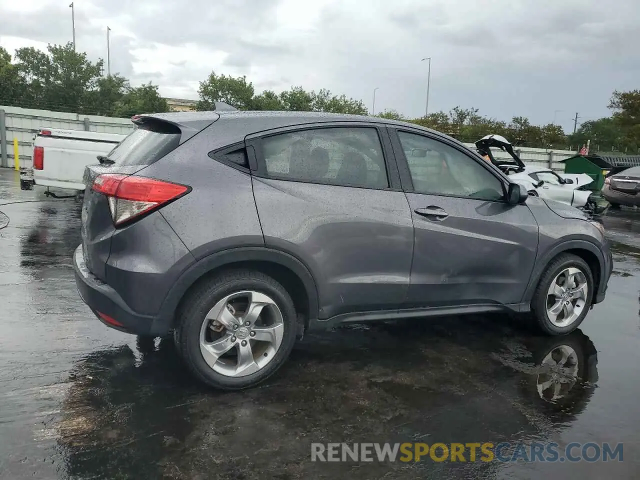 3 Photograph of a damaged car 3CZRU5H39NM723643 HONDA HR-V 2022