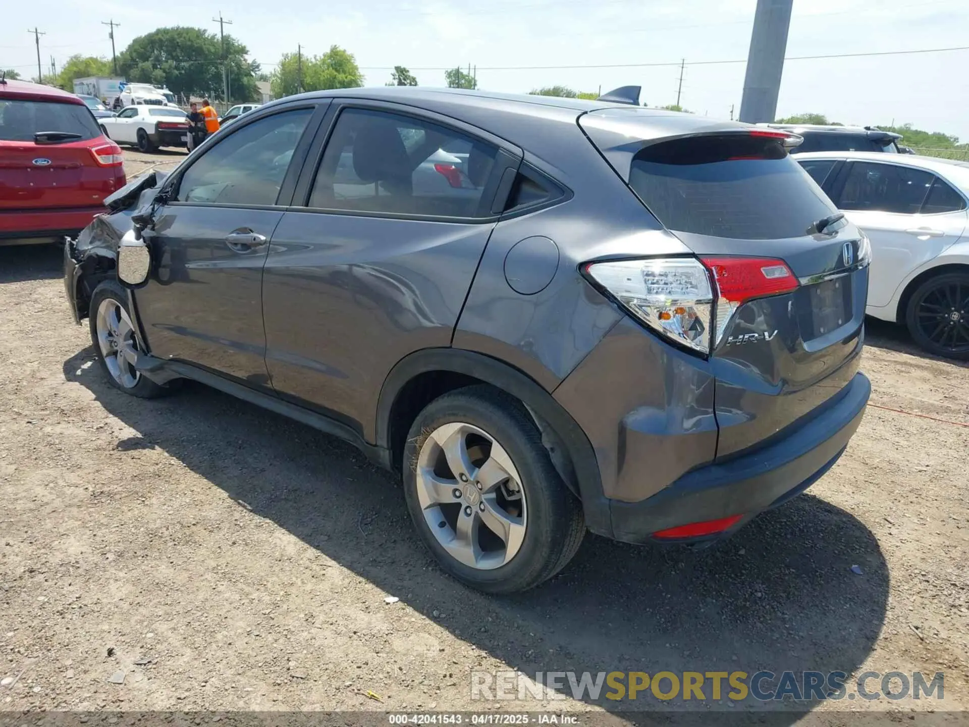 3 Photograph of a damaged car 3CZRU5H39NM724775 HONDA HR-V 2022