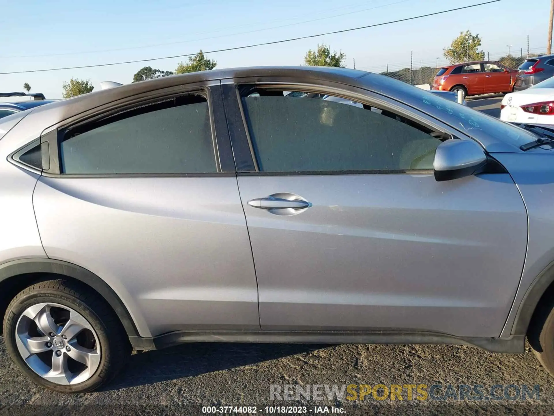 12 Photograph of a damaged car 3CZRU5H3XNM709654 HONDA HR-V 2022