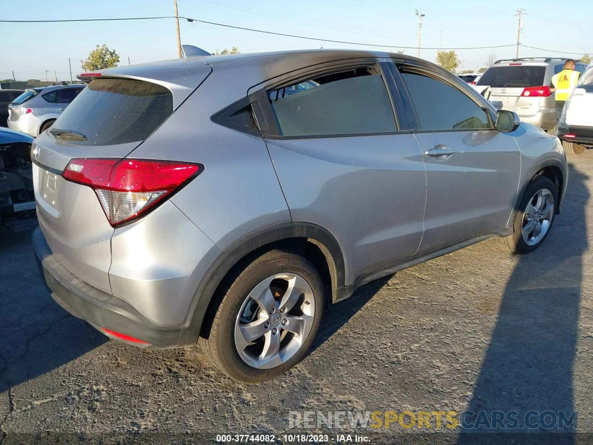 4 Photograph of a damaged car 3CZRU5H3XNM709654 HONDA HR-V 2022
