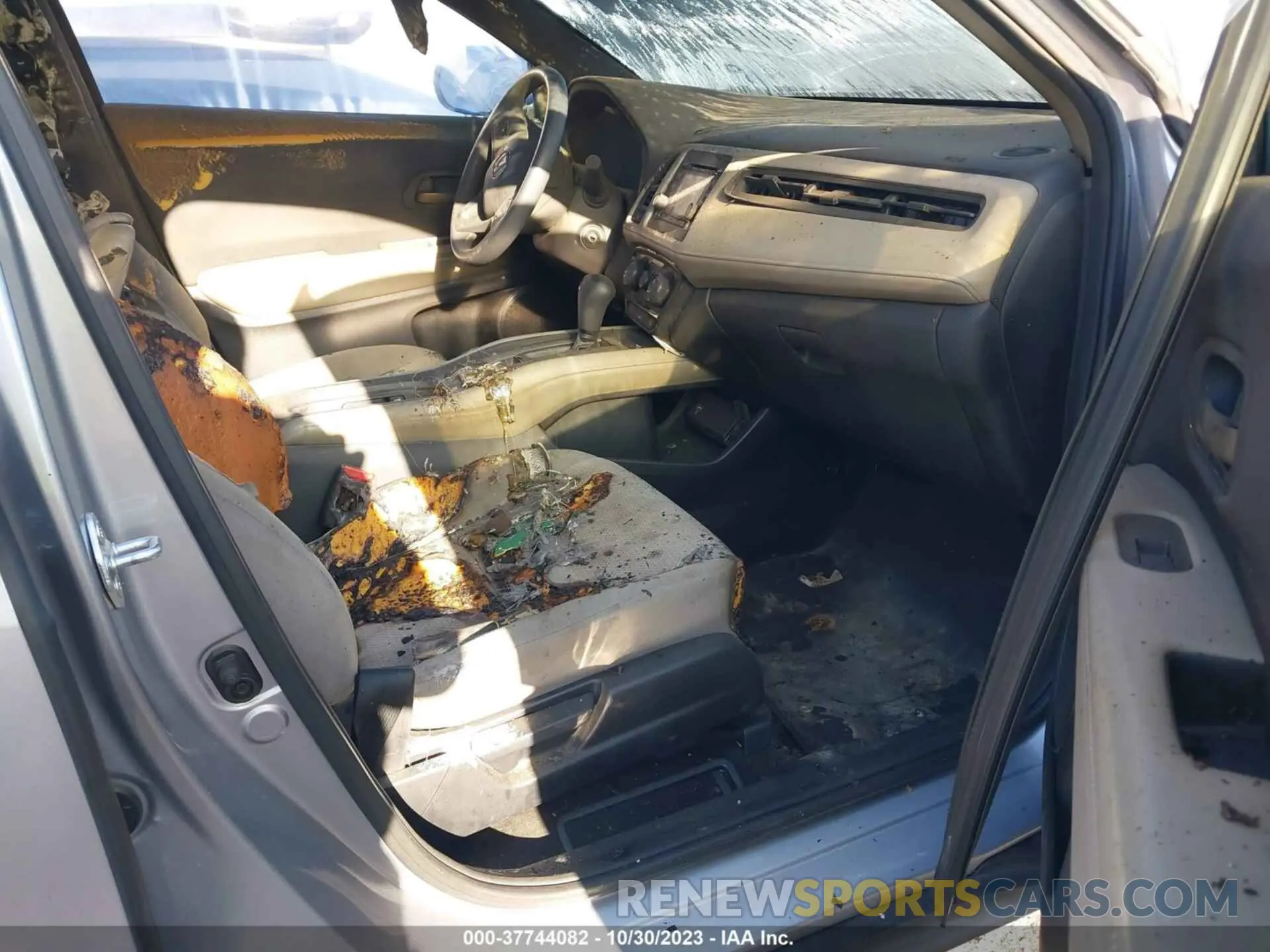 5 Photograph of a damaged car 3CZRU5H3XNM709654 HONDA HR-V 2022