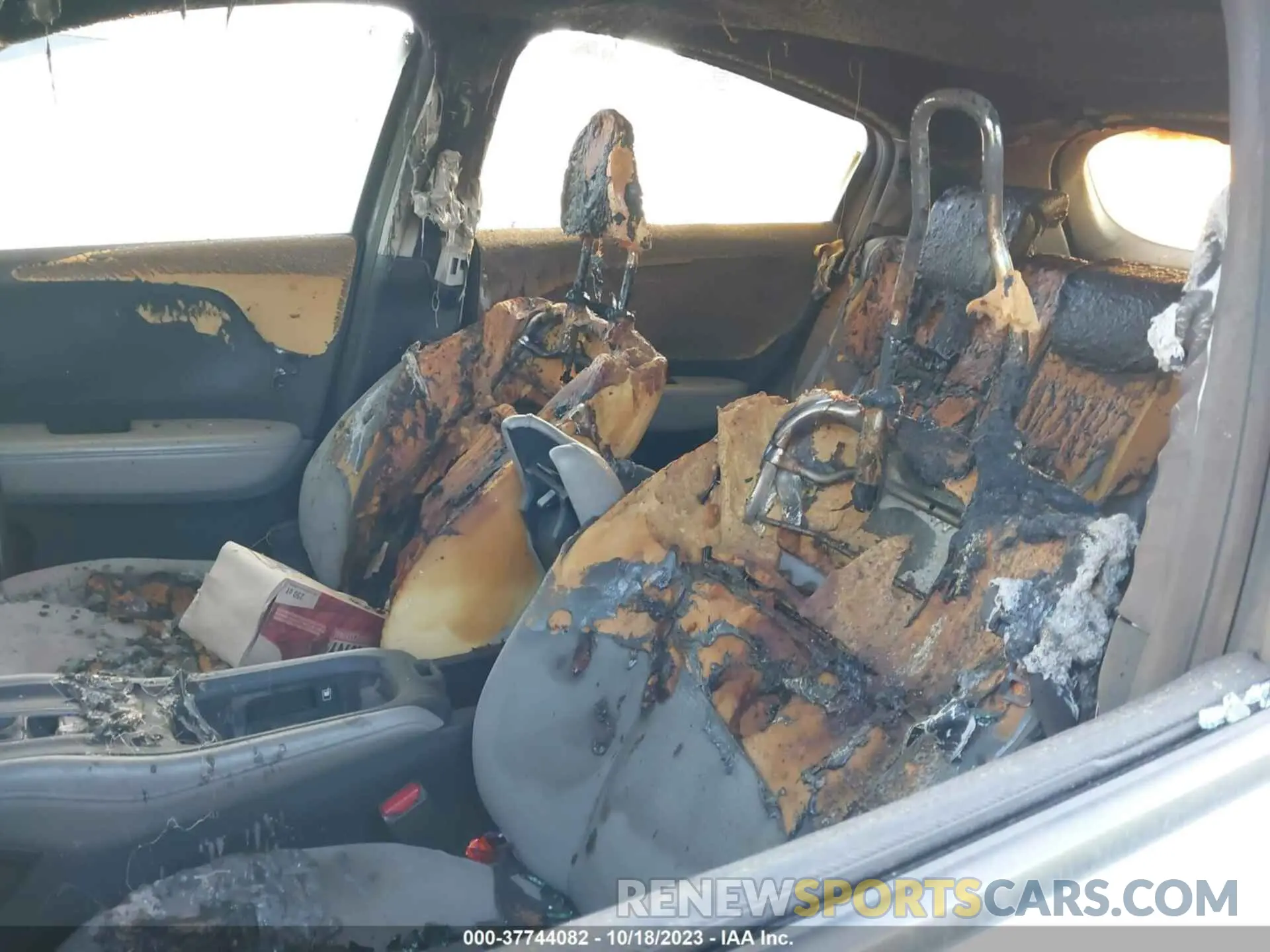 6 Photograph of a damaged car 3CZRU5H3XNM709654 HONDA HR-V 2022