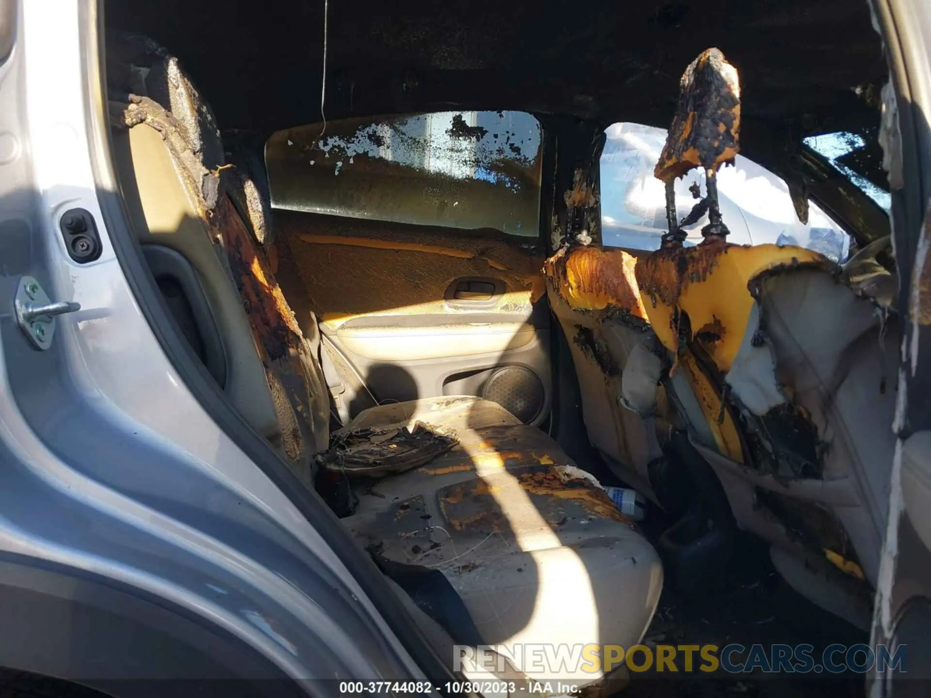 8 Photograph of a damaged car 3CZRU5H3XNM709654 HONDA HR-V 2022