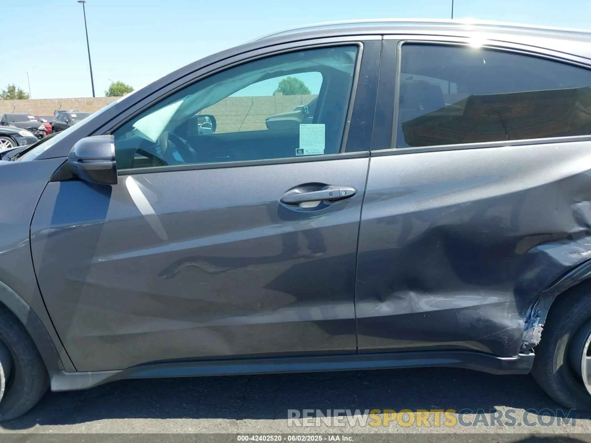 14 Photograph of a damaged car 3CZRU5H50NM711950 HONDA HR-V 2022