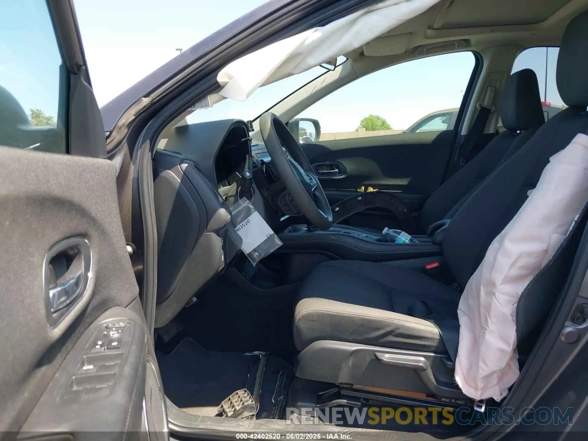 5 Photograph of a damaged car 3CZRU5H50NM711950 HONDA HR-V 2022
