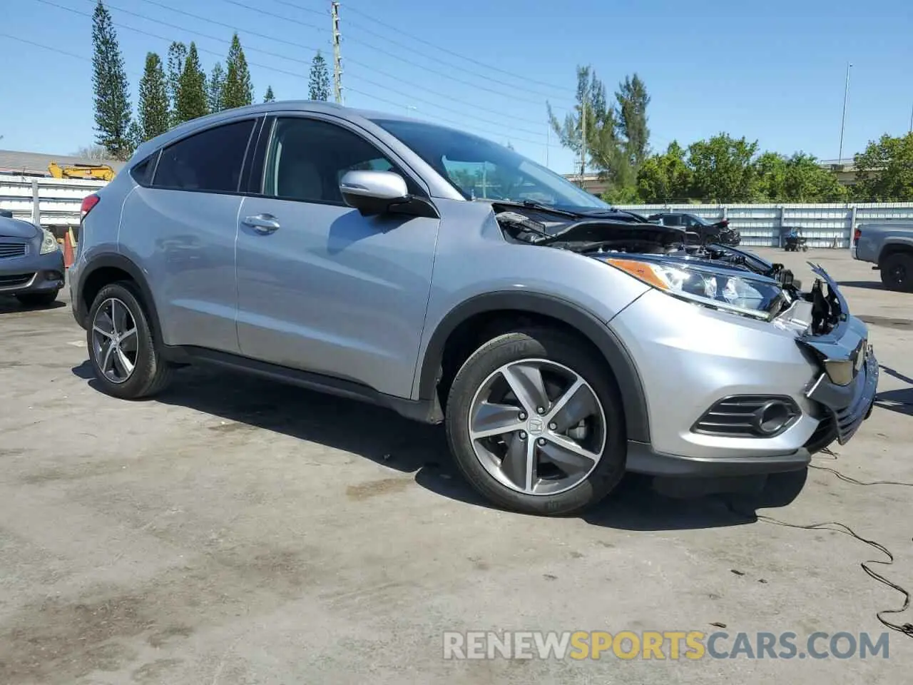 4 Photograph of a damaged car 3CZRU5H50NM724388 HONDA HR-V 2022