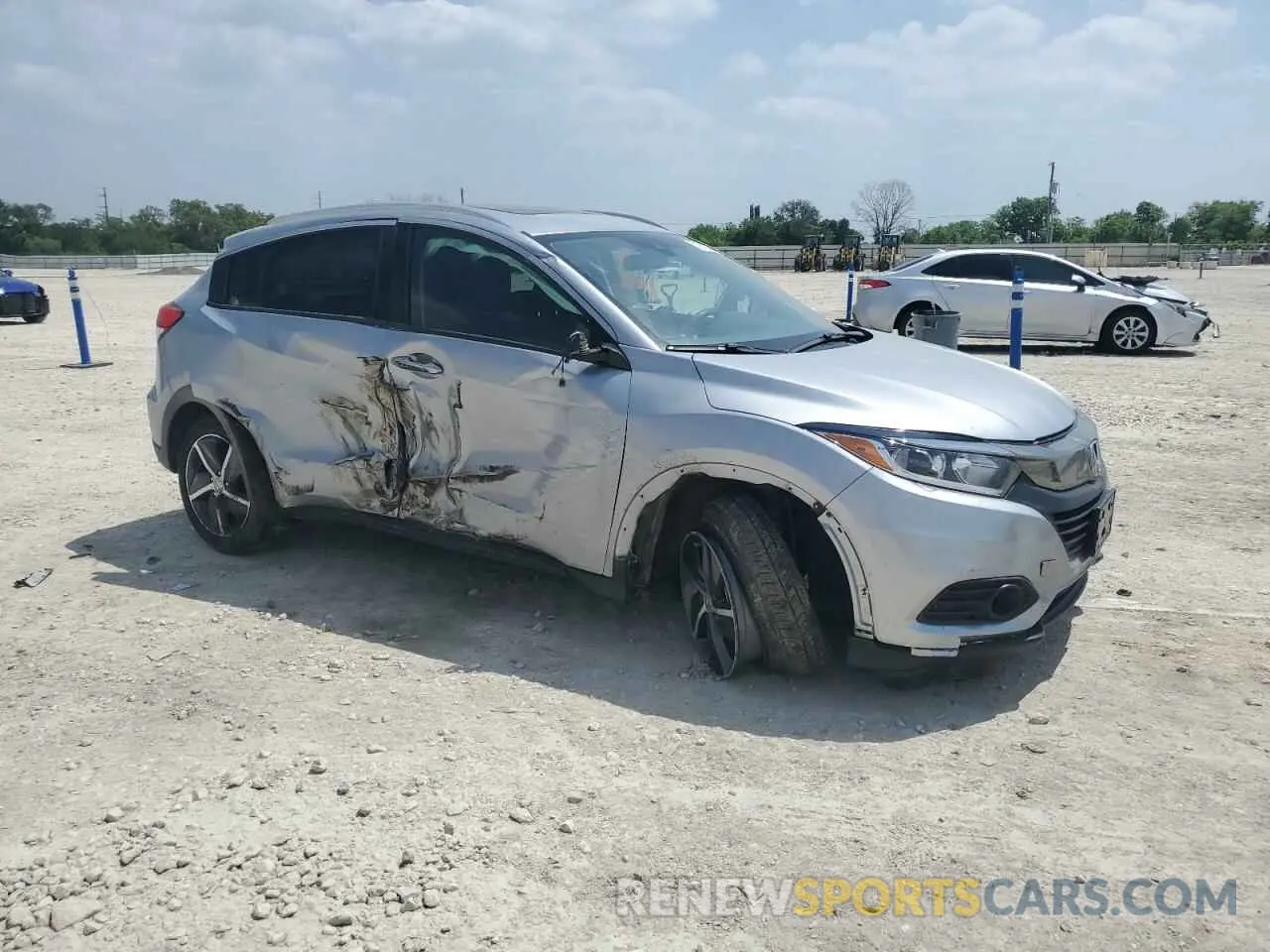 4 Photograph of a damaged car 3CZRU5H50NM729624 HONDA HR-V 2022