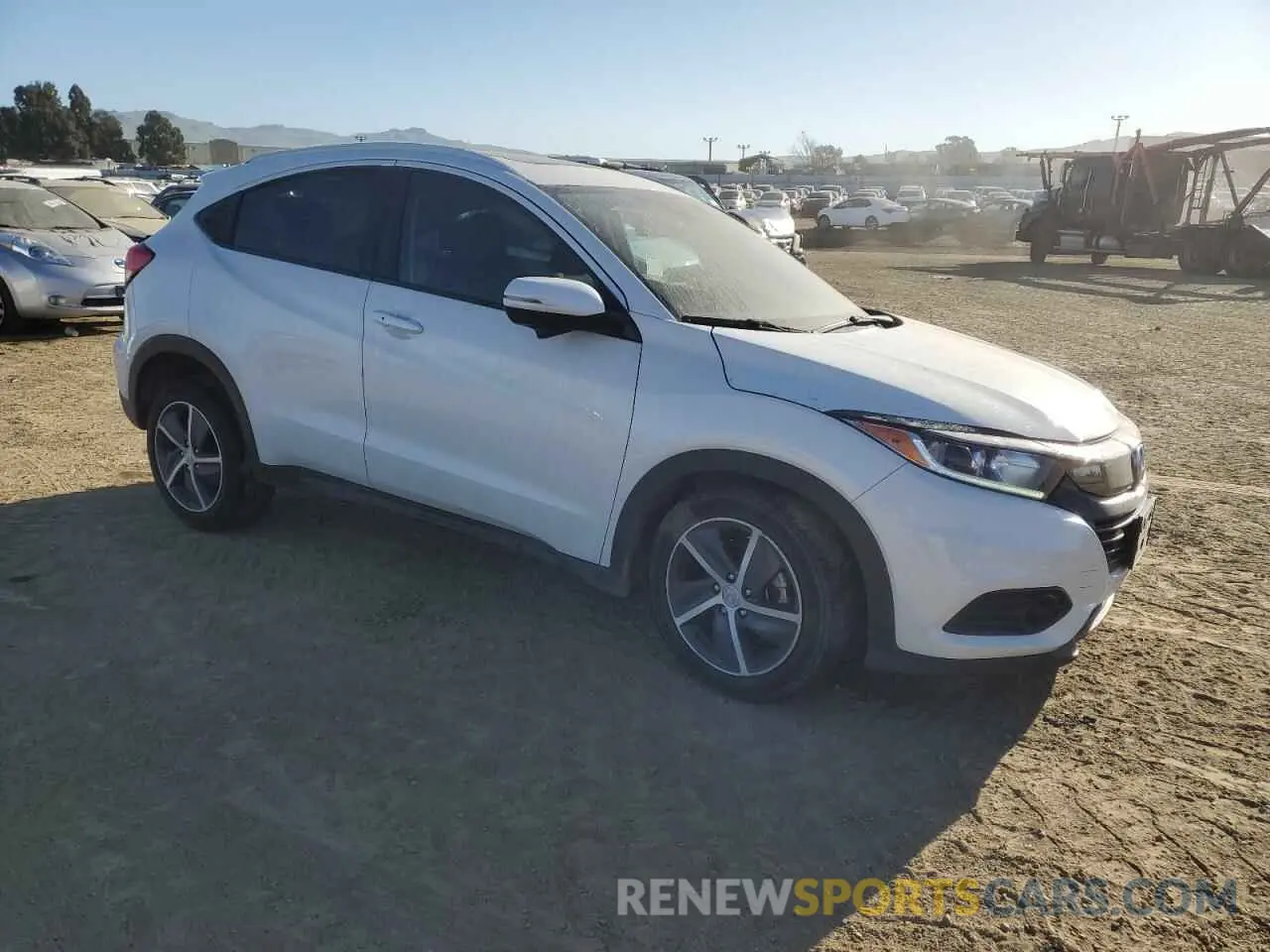4 Photograph of a damaged car 3CZRU5H50NM733236 HONDA HR-V 2022