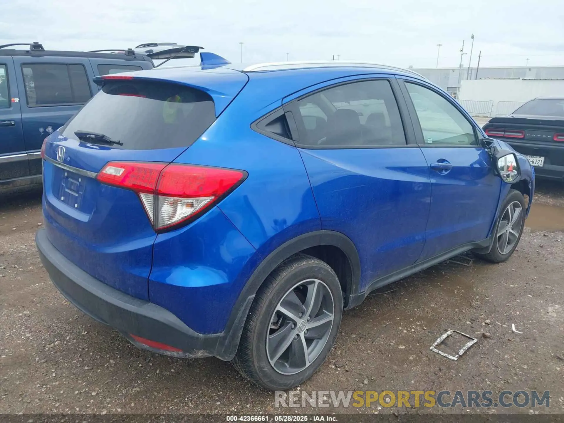 4 Photograph of a damaged car 3CZRU5H51NM710872 HONDA HR-V 2022