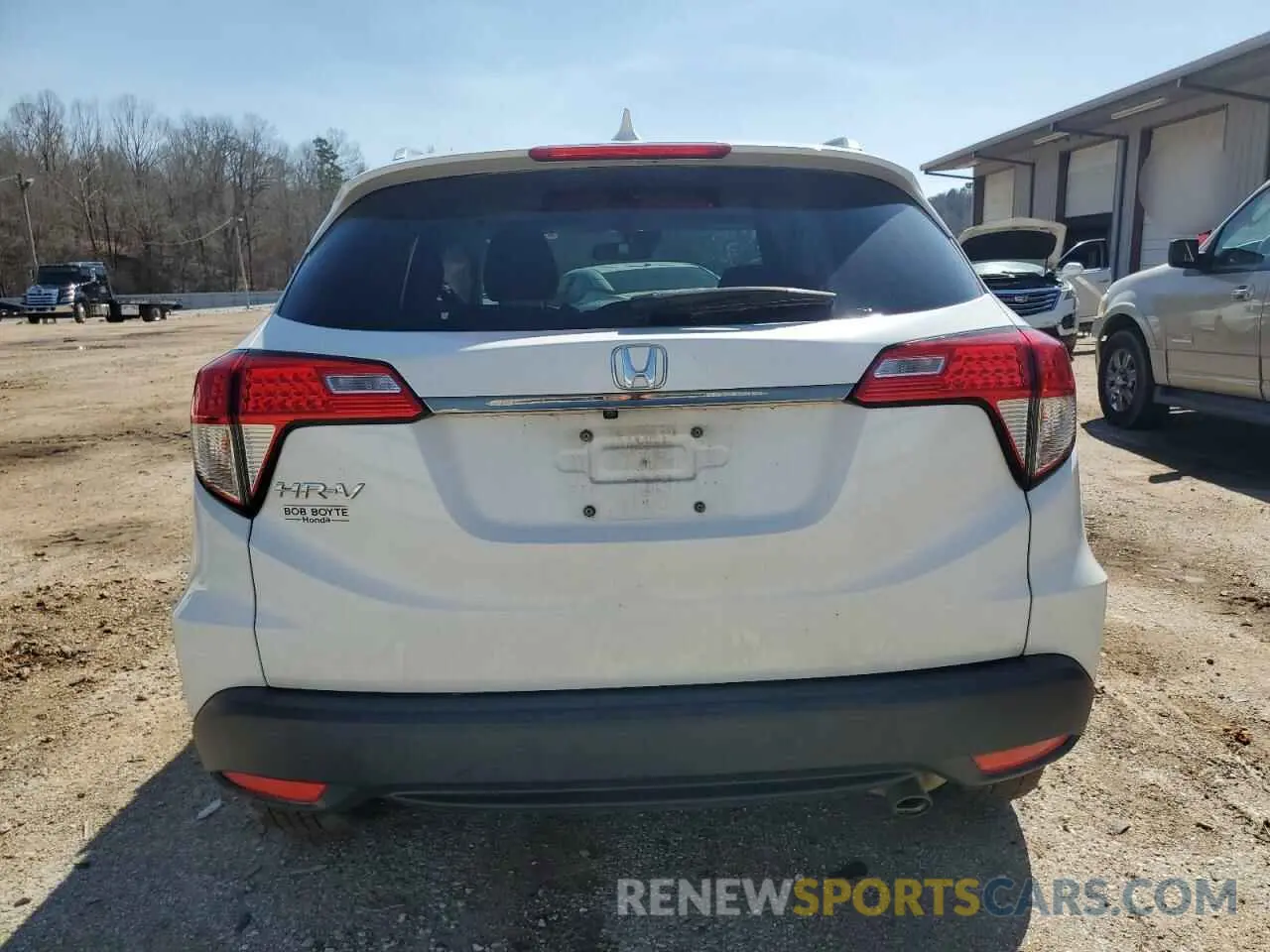 6 Photograph of a damaged car 3CZRU5H51NM717224 HONDA HR-V 2022