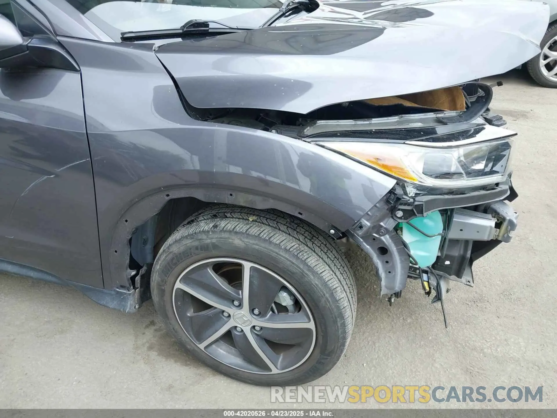 19 Photograph of a damaged car 3CZRU5H51NM719006 HONDA HR-V 2022