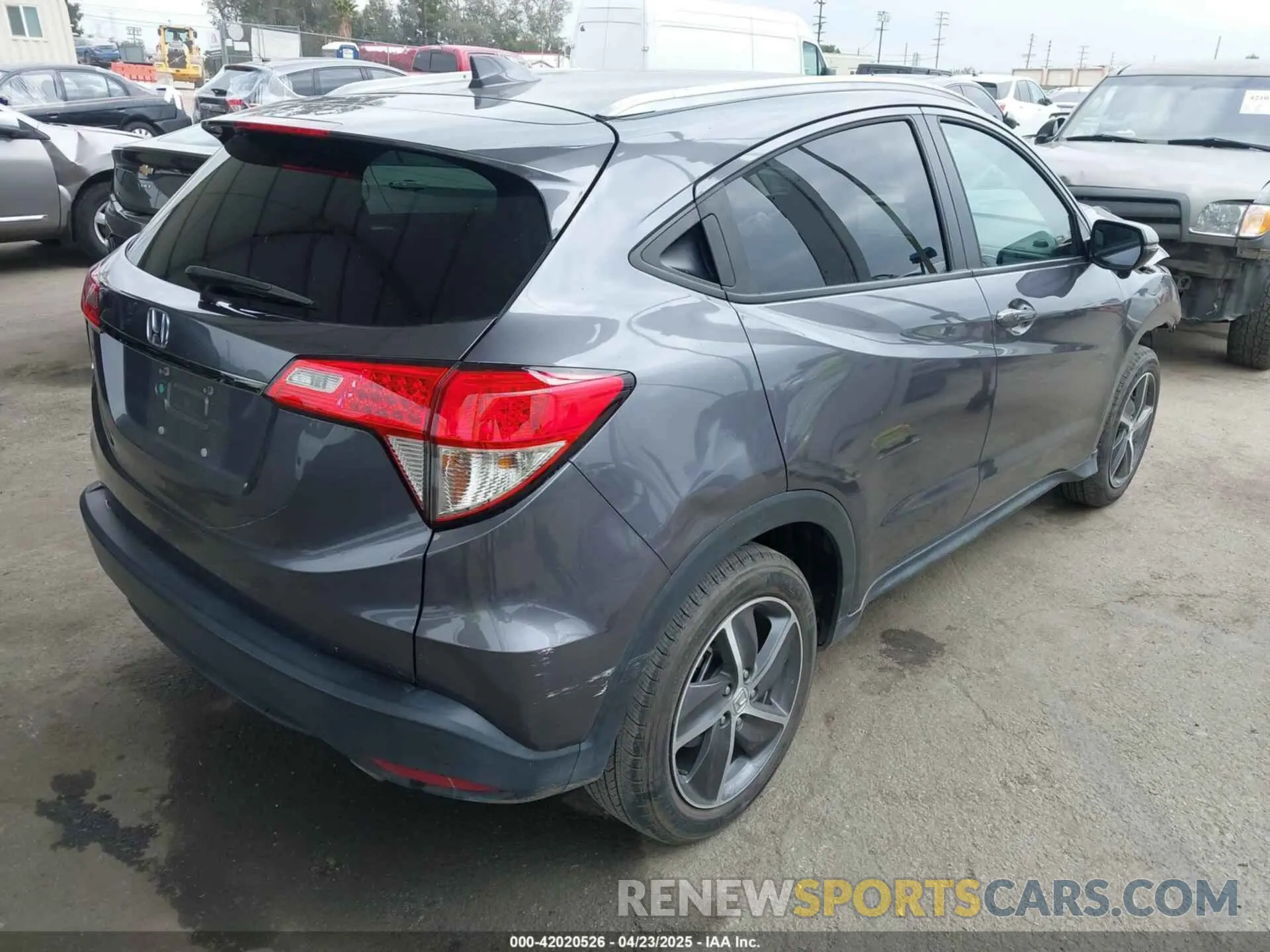 4 Photograph of a damaged car 3CZRU5H51NM719006 HONDA HR-V 2022